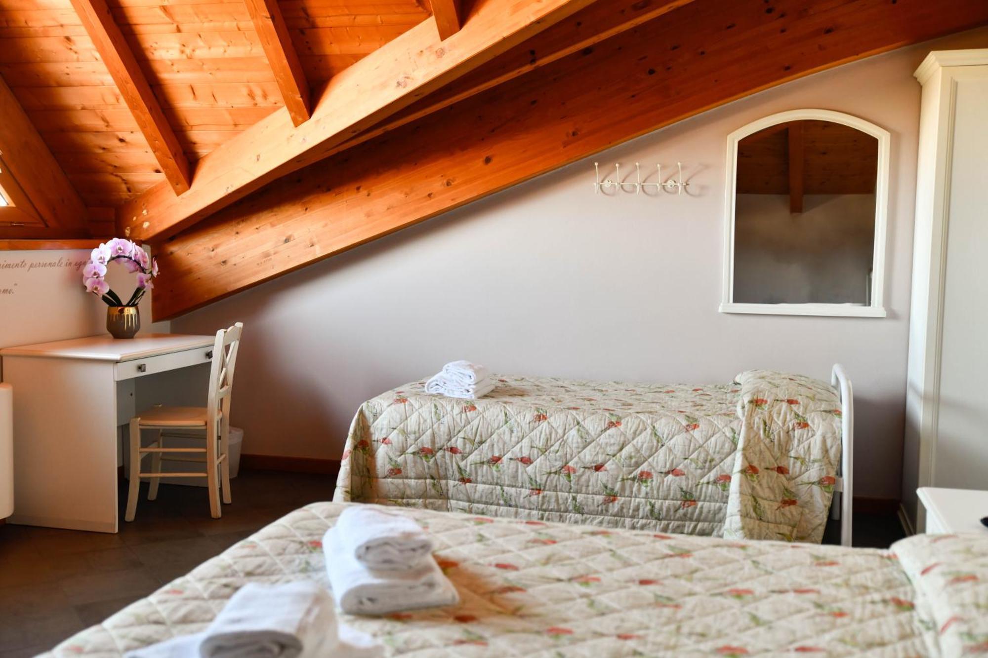 Made In Italy Hotel แบร์กาโม ภายนอก รูปภาพ
