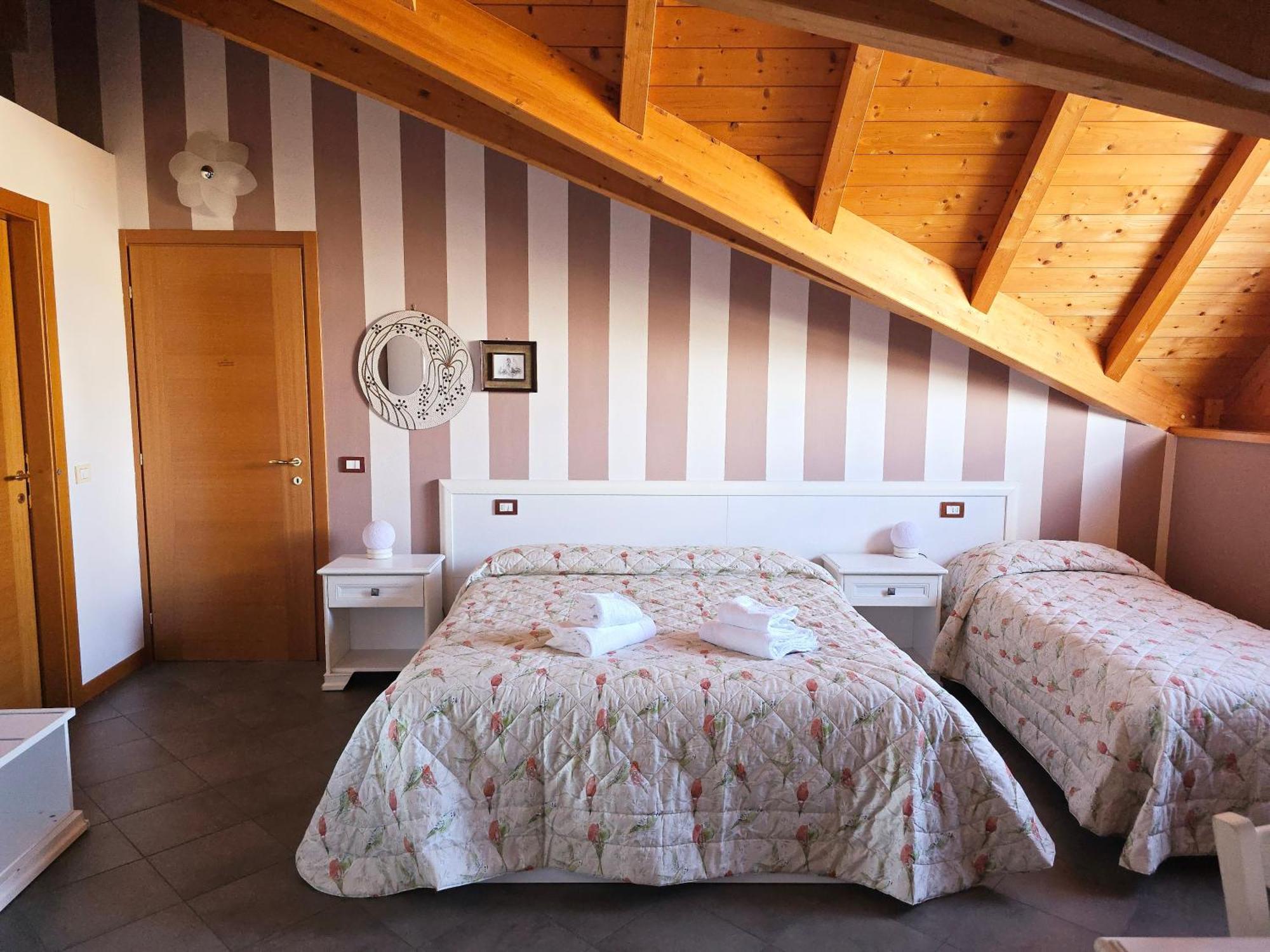 Made In Italy Hotel แบร์กาโม ภายนอก รูปภาพ