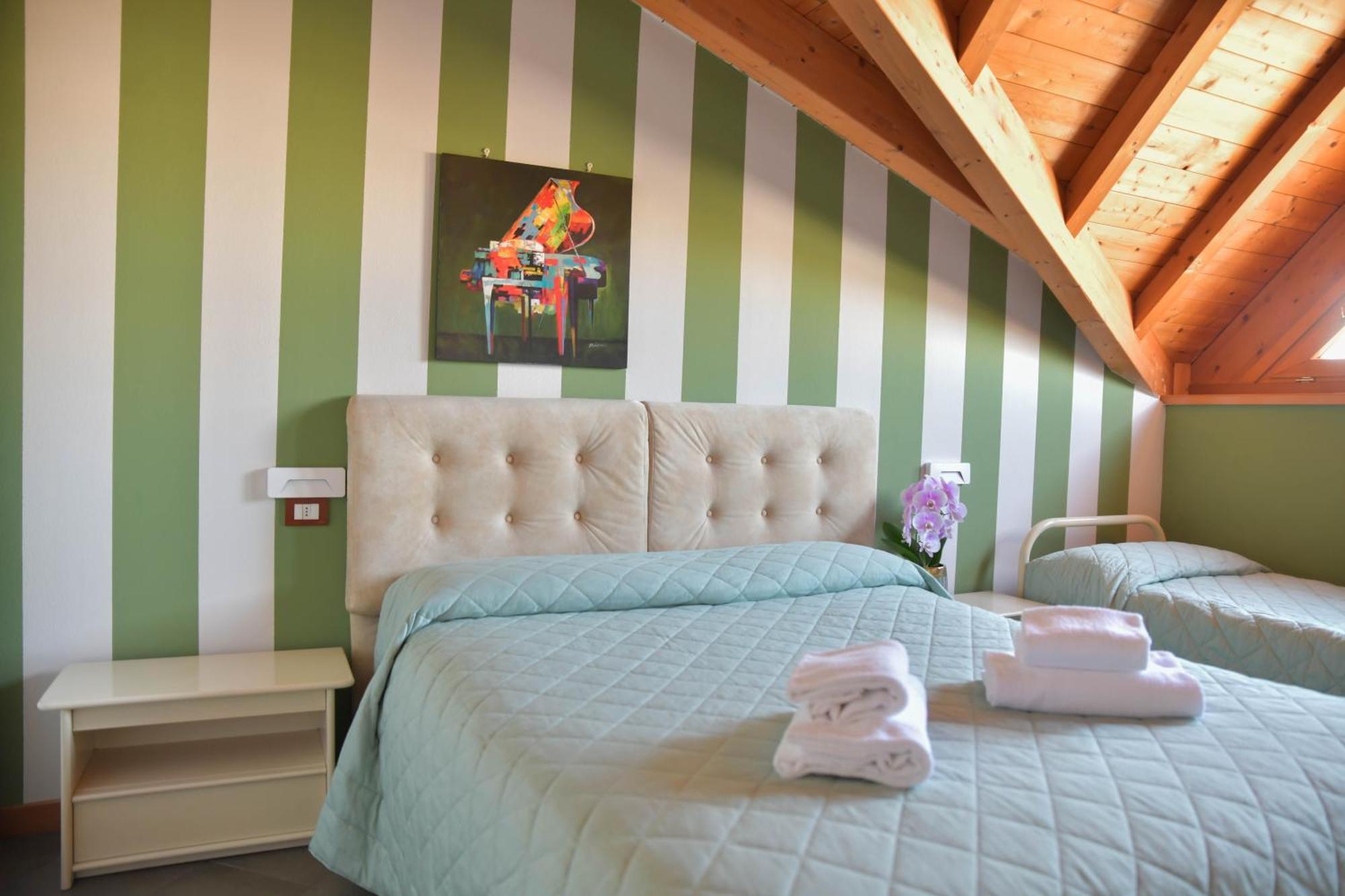 Made In Italy Hotel แบร์กาโม ภายนอก รูปภาพ