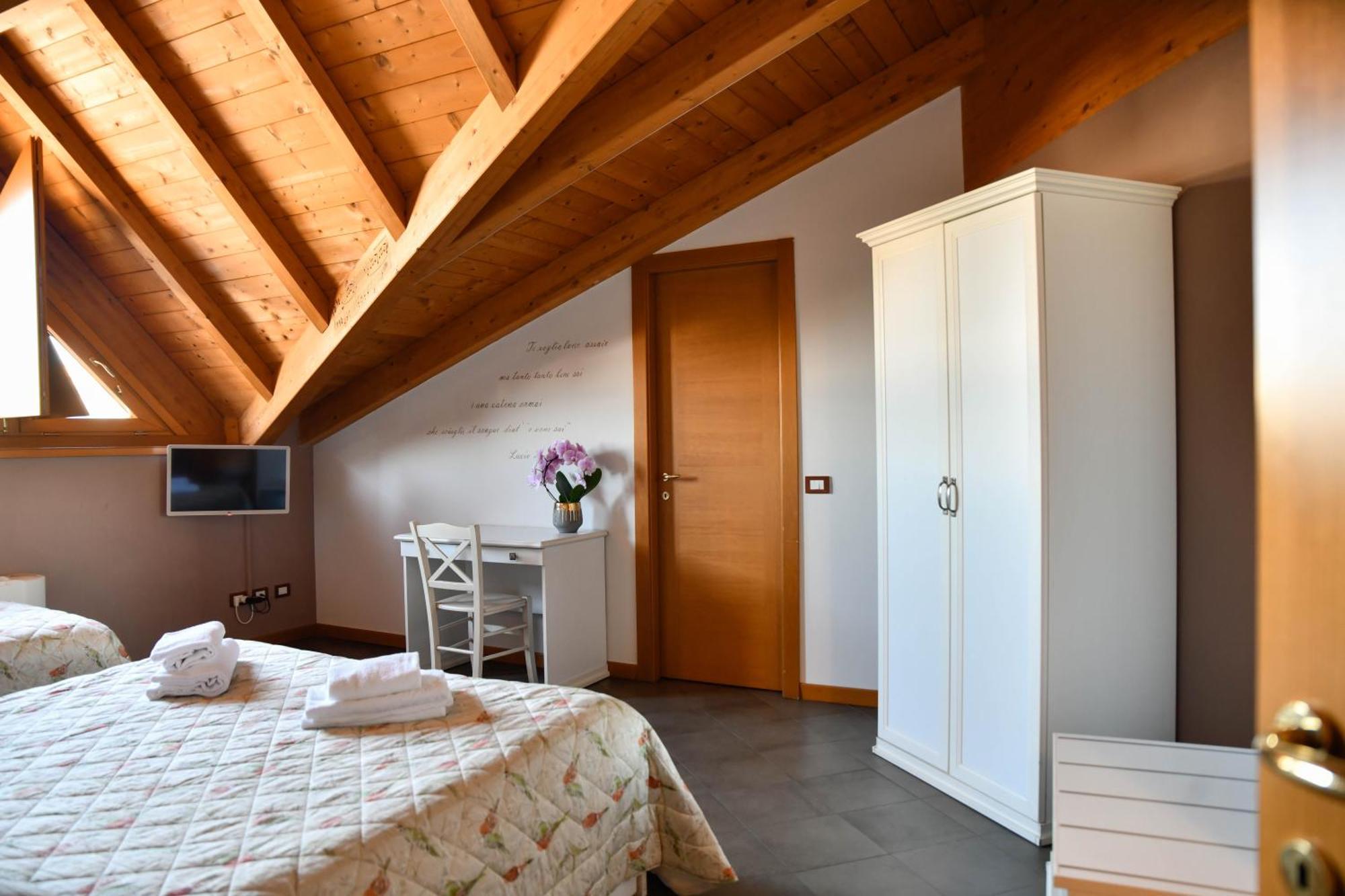 Made In Italy Hotel แบร์กาโม ภายนอก รูปภาพ