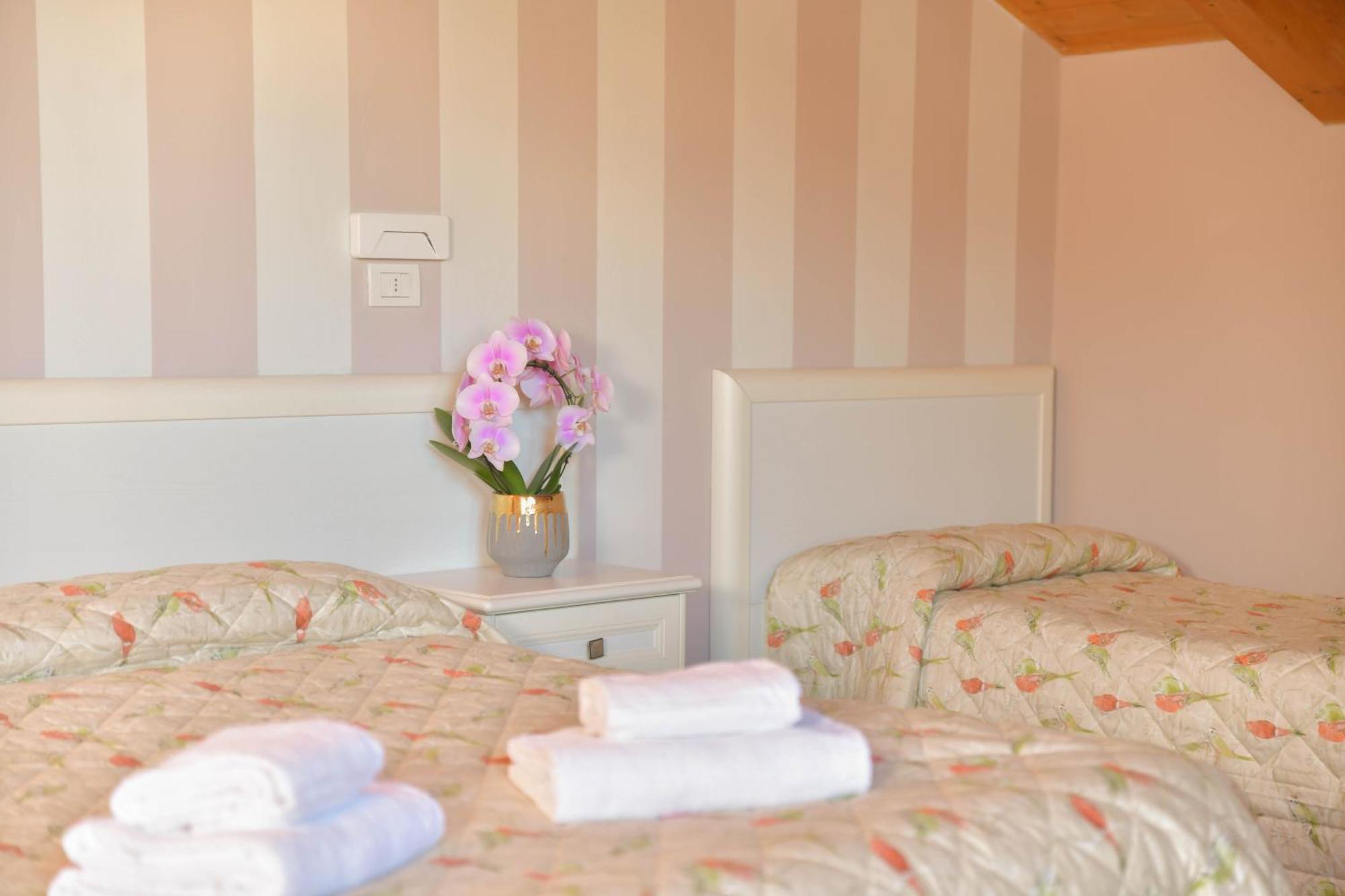 Made In Italy Hotel แบร์กาโม ภายนอก รูปภาพ